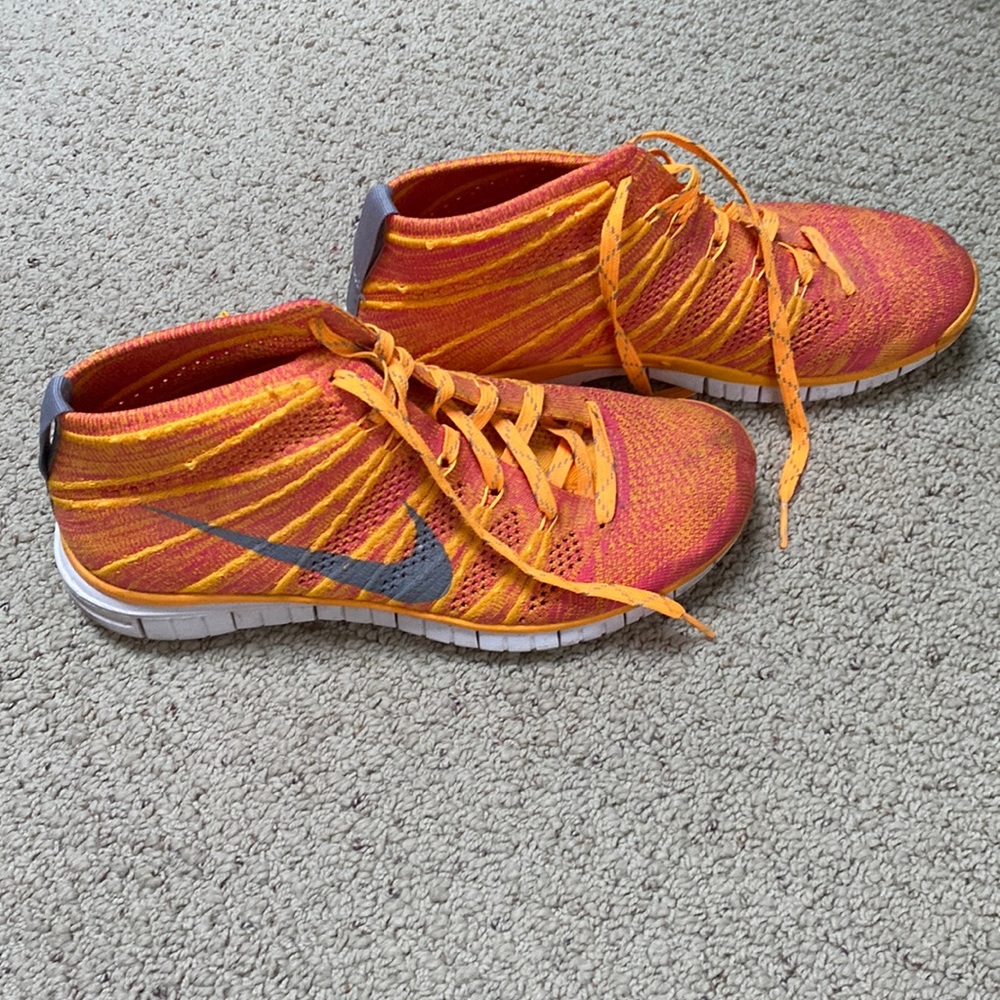 Knit Nike ankle athletic shoes